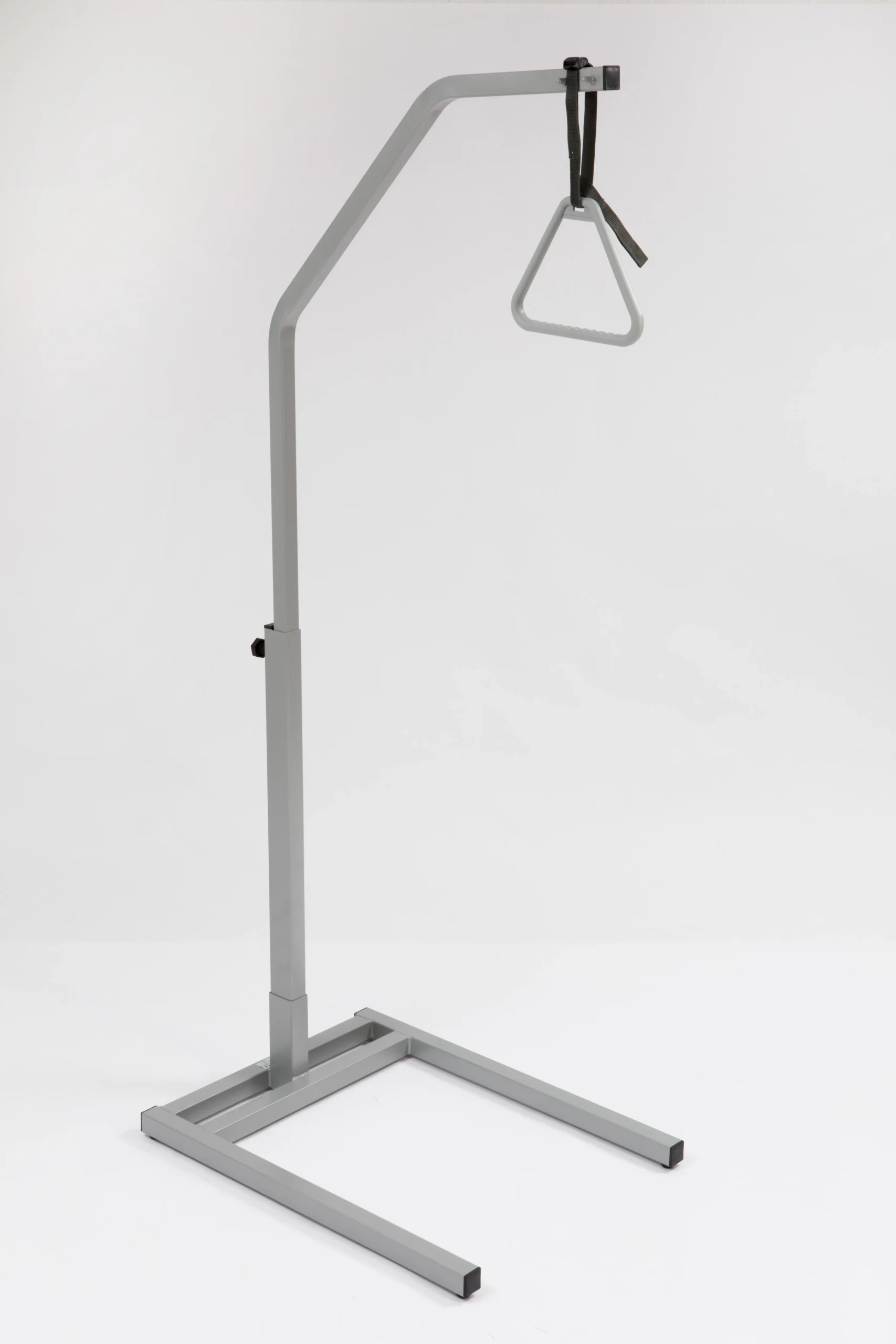 Lifting Triangular Support Drive DeVilbiss Free-standing Lifting Pole with Triangle Handle | HCE