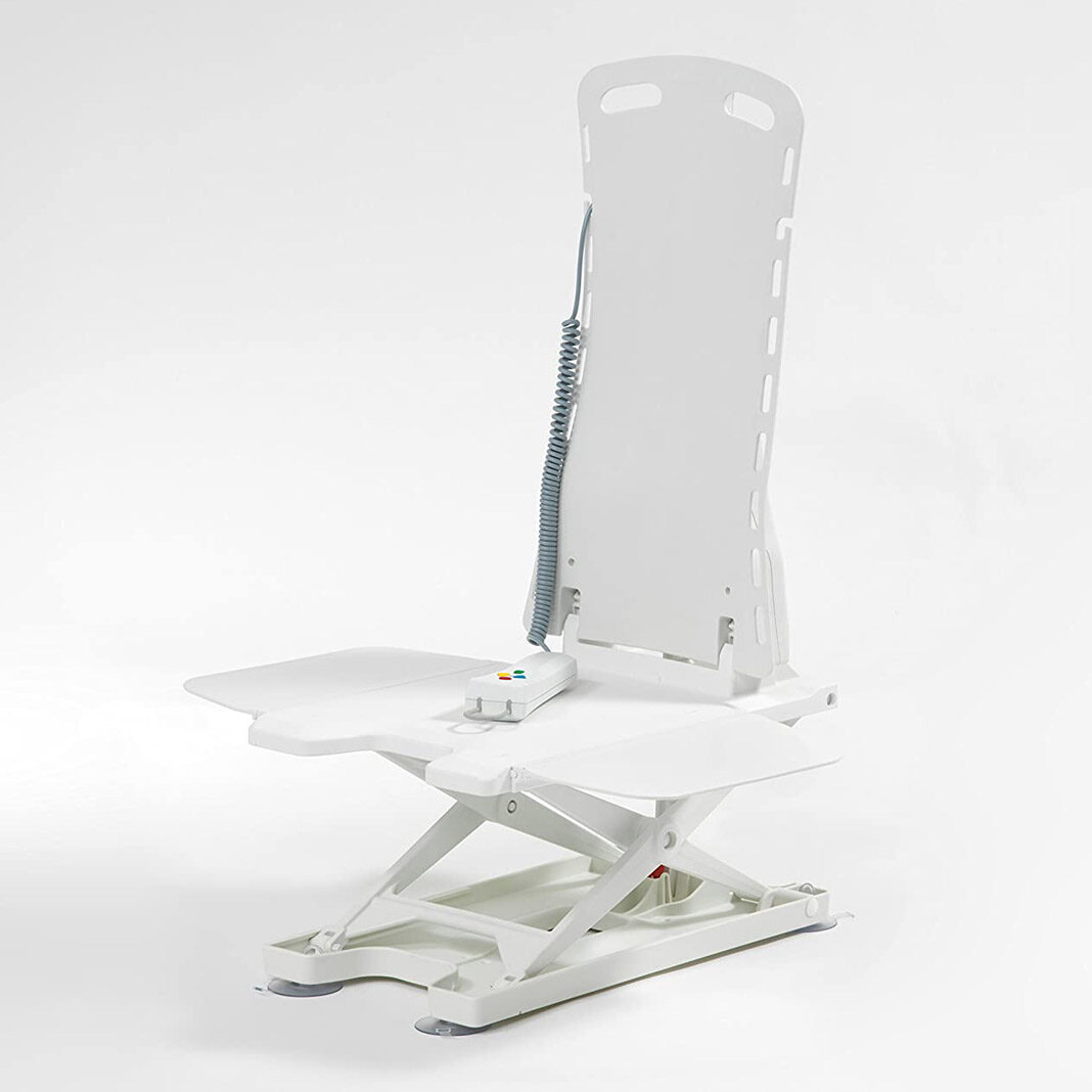 Aquajoy Value Bathlift (White Covers) HCE