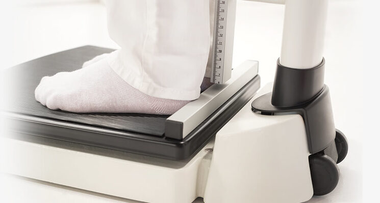 seca 704s Wireless High Capacity Digital column scale with Stadiometer ...